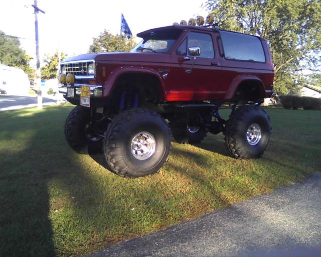 Baby Monster Truck '85 ford Bronco II Big block 1985 Ford Bronco II xlt