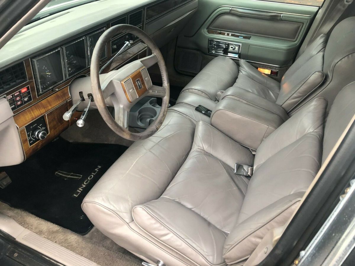 1989 Lincoln Town Car - photo 13