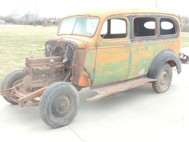 1946 Chevrolet Suburban art deco - photo 2