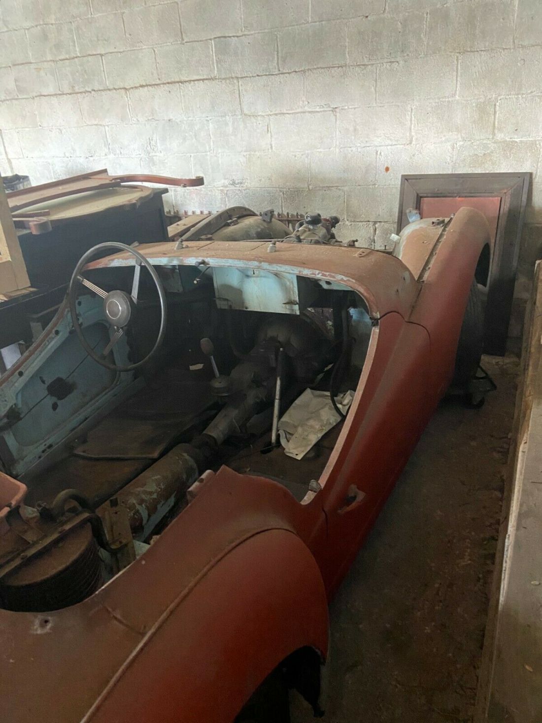 Barn find 1959 triumph TR3A for restoration or parts. Many extra parts 1959 Triumph TR3A