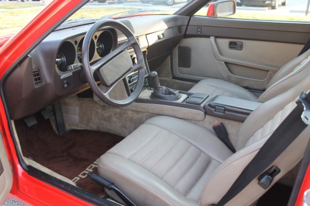 1984 Porsche 944 2 door coupe - photo 10