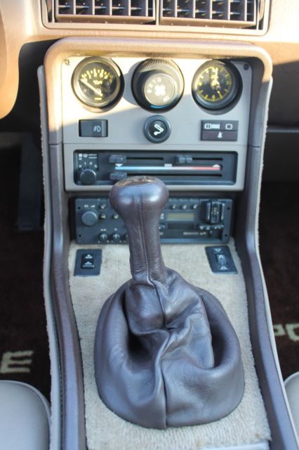 1984 Porsche 944 2 door coupe - photo 12