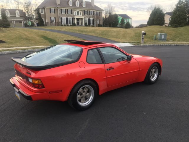 1984 Porsche 944 2 door coupe - photo 3