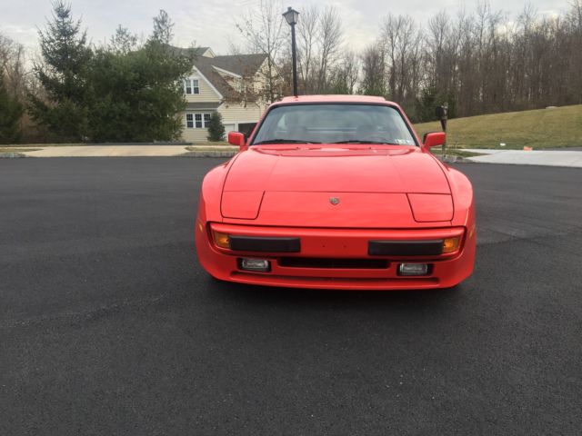 1984 Porsche 944 2 door coupe - photo 4