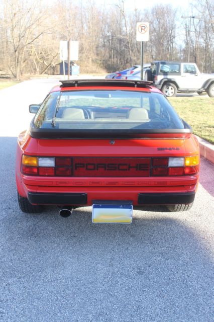 1984 Porsche 944 2 door coupe - photo 9