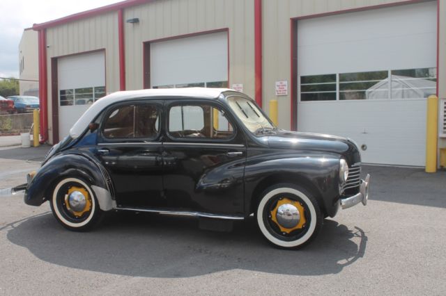 Barn find package of 4 Renaults (2) 4CV (1) Dauphine (1) cabriolet 1966 Renault Dauphine