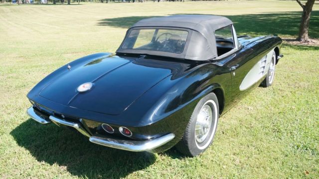 1961 Chevrolet Corvette ROADSTER - photo 11