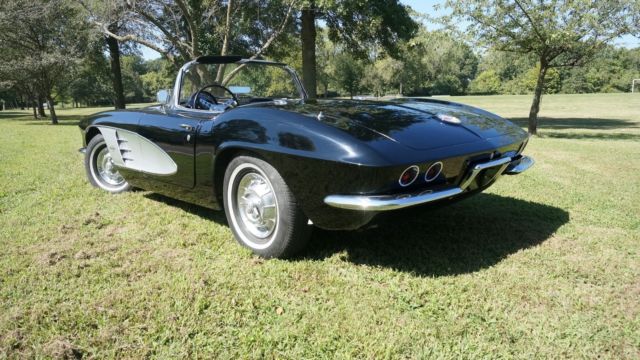 1961 Chevrolet Corvette ROADSTER - photo 5