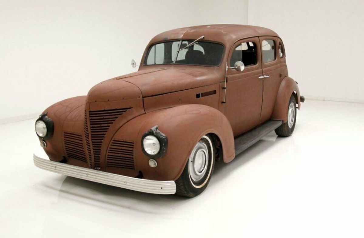 Barn Find/Partially Restored/283ci V8 2-Speed/Newer Front Suspension 1939 Plymouth Deluxe