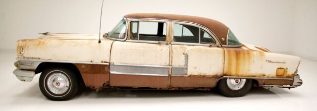 1955 Packard Patrician Sedan - photo 2