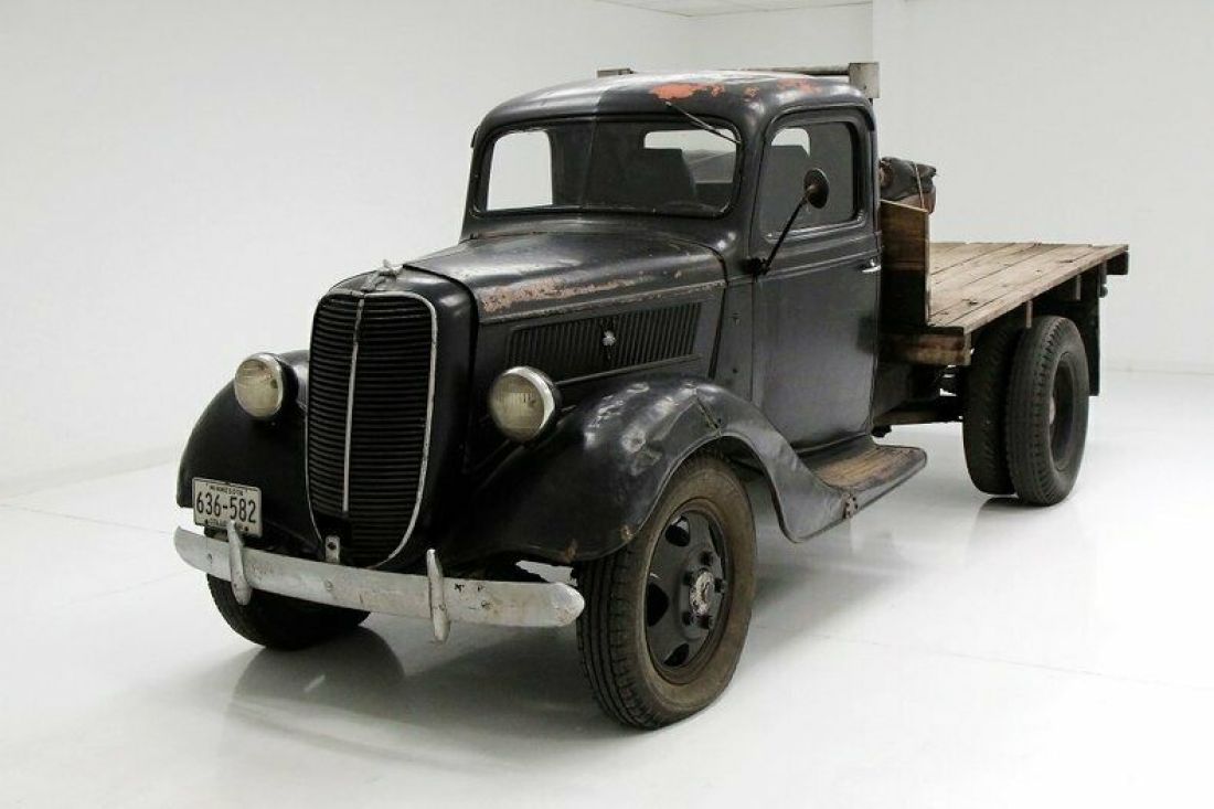 Barn Find/Ready For Restoration/Dual Rear Wheels/221ci Flathead V8 1937 Ford 1 1/2 Ton Flatbed Truck