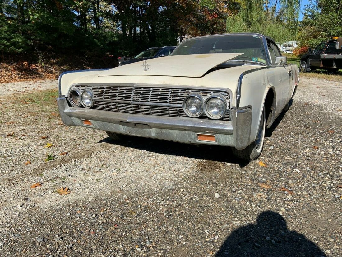 Barn fresh - Runs and drives! 1962 Lincoln Continental