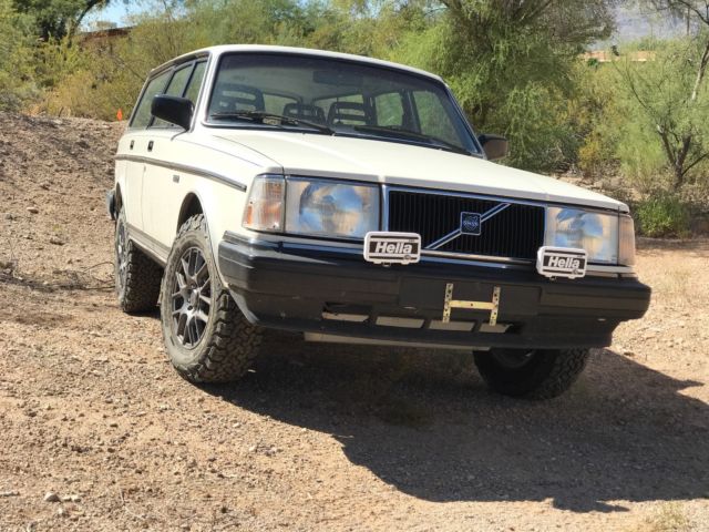 Beast of a Volvo: 400HP GM V8 240 Rally Car / Battle Wagon 1989 Volvo 240 DL