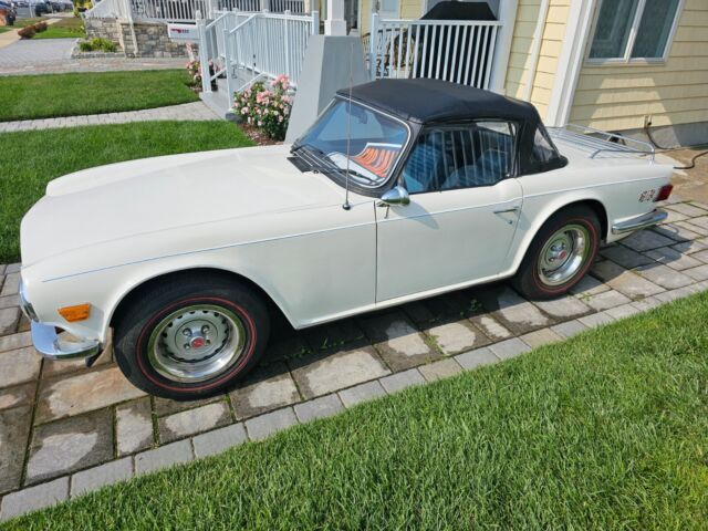 Beatiful color combo white with blue interior balck convertible top 1974 Triumph TR-6