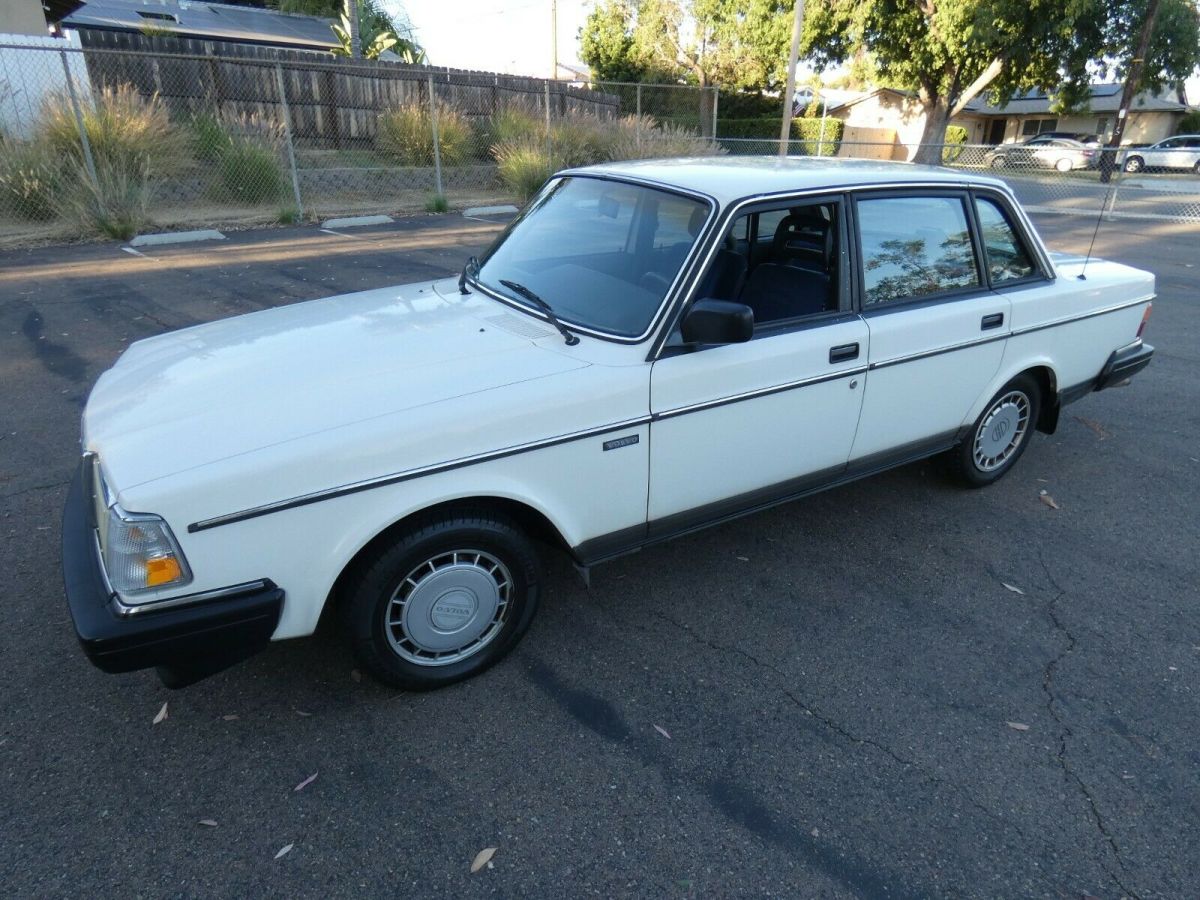1988 Volvo 240 - photo 11