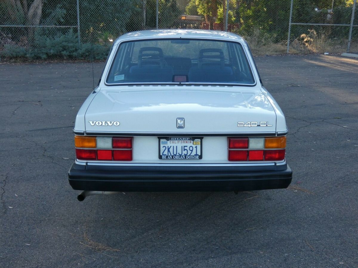 1988 Volvo 240 - photo 9