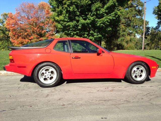 1986 Porsche 944 2-Door Coupe - photo 12