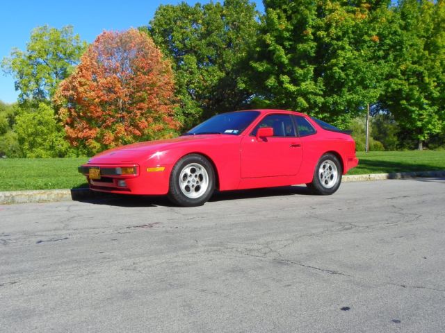 1986 Porsche 944 2-Door Coupe - photo 5