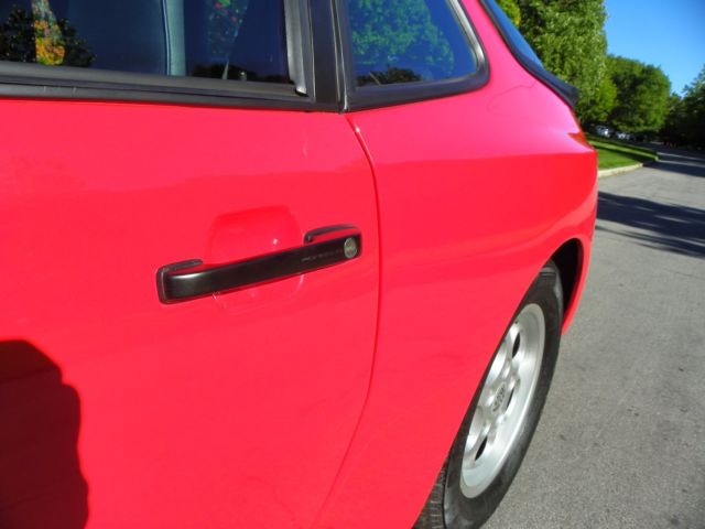 1986 Porsche 944 2-Door Coupe - photo 7