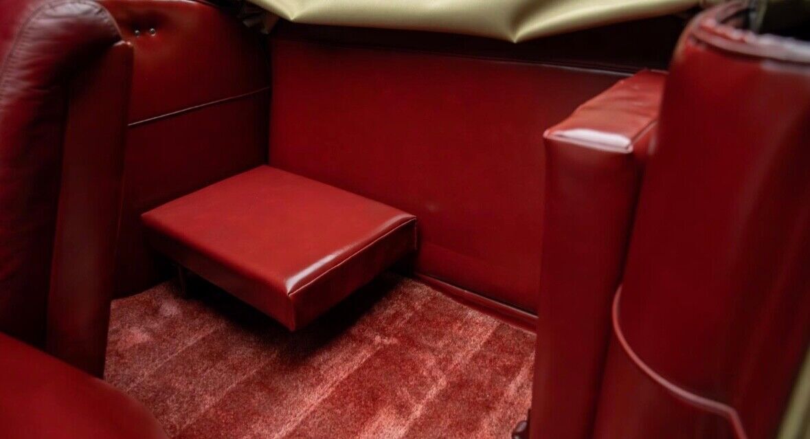1940 Dodge Styleline Deluxe Deluxe Convertible - 1 of 2100 - High Quality Resto - photo 12