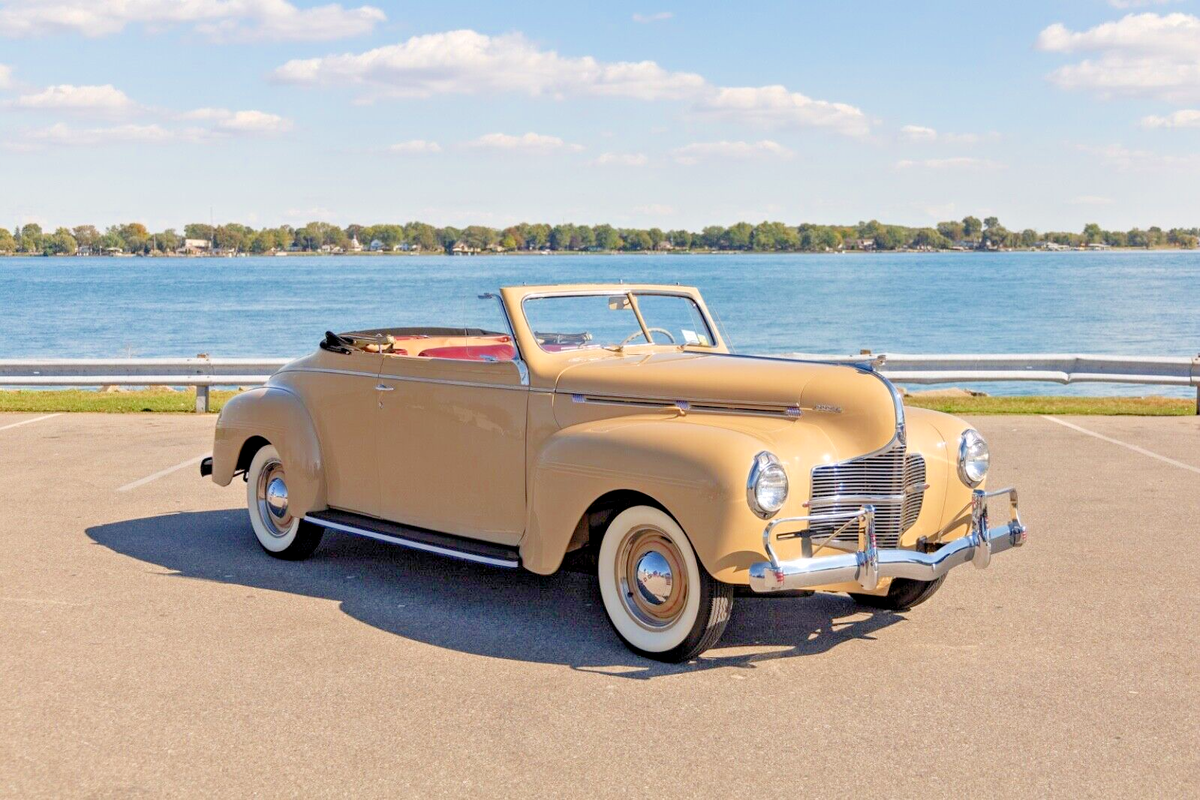 1940 Dodge Styleline Deluxe Deluxe Convertible - 1 of 2100 - High Quality Resto - photo 2