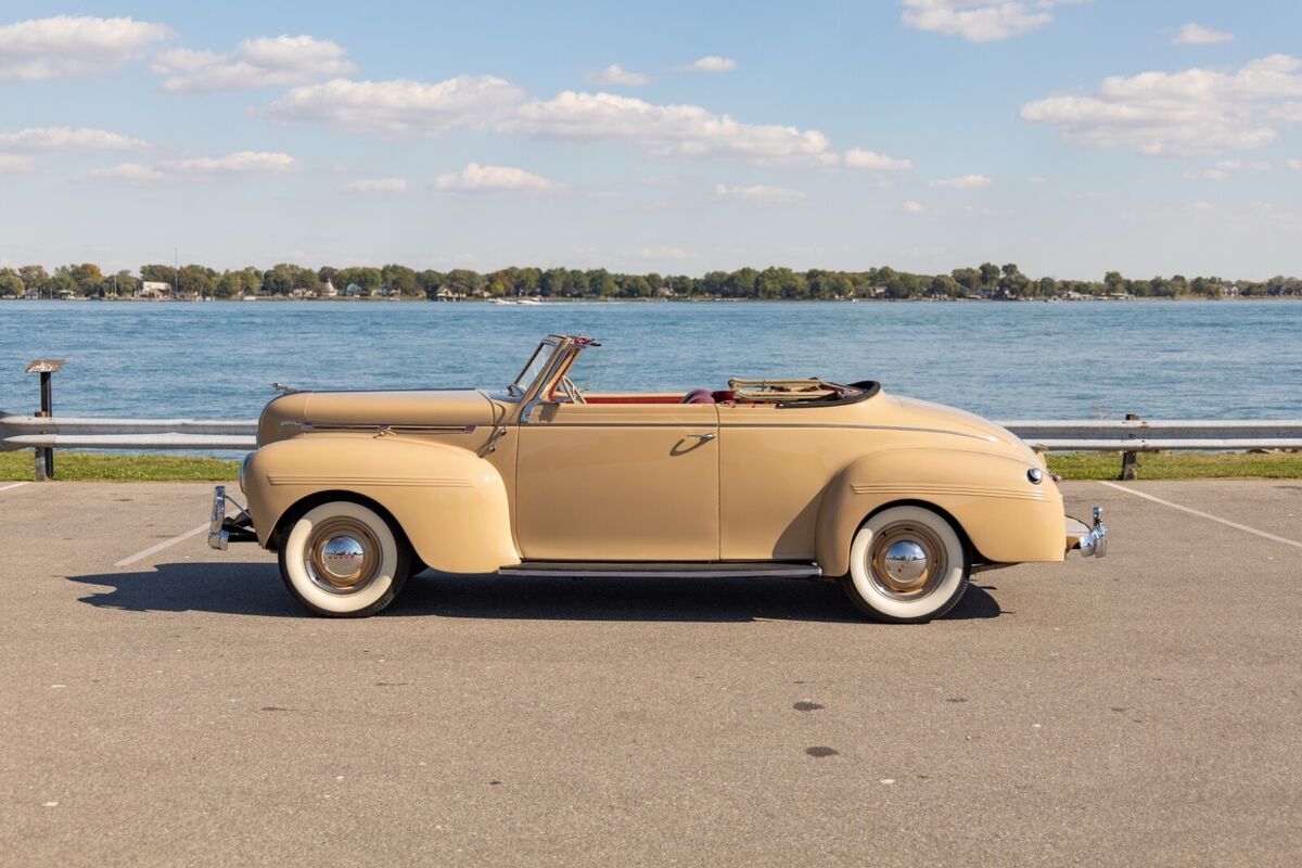 1940 Dodge Styleline Deluxe Deluxe Convertible - 1 of 2100 - High Quality Resto - photo 4