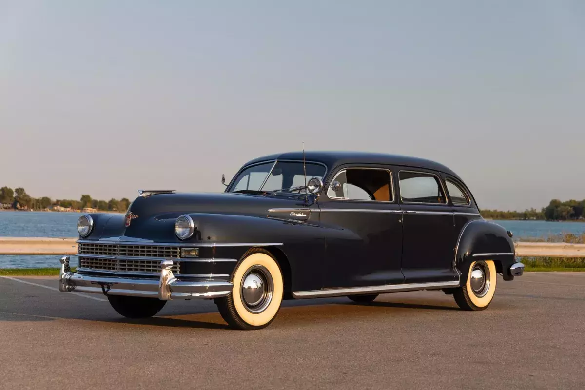BEAUTIFUL 1947 CHRYSLER WINDSOR 7 PASSENGER LIMOUSINE FULLY RESTORED - STUNNING! 1947 Chrysler Windsor Windsor Limousine Restored - Extremely Rare - Must See!!