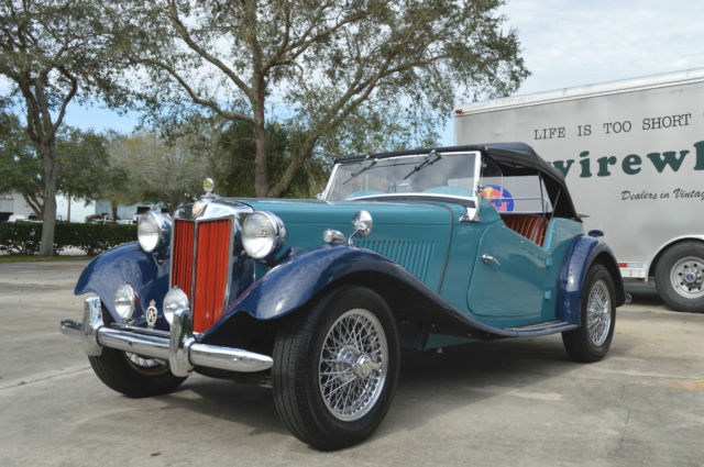 BEAUTIFUL 1951 MG TD CLIPPER BLUE WITH DARK BLUE FENDERS, LEATHER INTERIOR 1951 MG T-Series