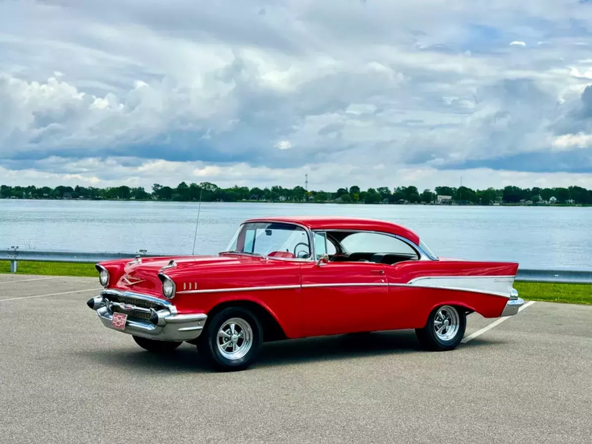 BEAUTIFUL 1957 CHEVROLET BEL AIR TWO DOOR HARDTOP RESTORED ZZ350 - NO RESERVE!! 1957 Chevrolet Bel Air/150/210 Two Door Hardtop Bel Air Restored - No Reserve!!