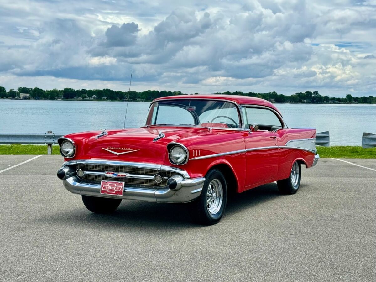 1957 Chevrolet Bel Air/150/210 Two Door Hardtop Bel Air Restored - No Reserve!! - photo 5