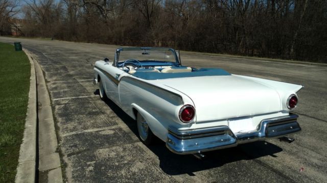 1957 Ford Fairlane Sunliner - photo 5