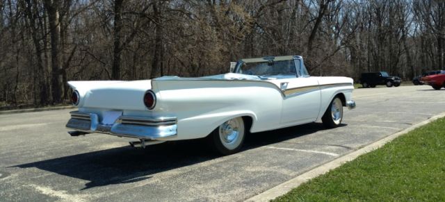 1957 Ford Fairlane Sunliner - photo 6