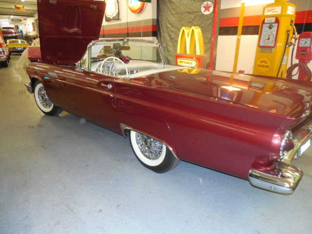 1957 Ford Thunderbird - photo 2