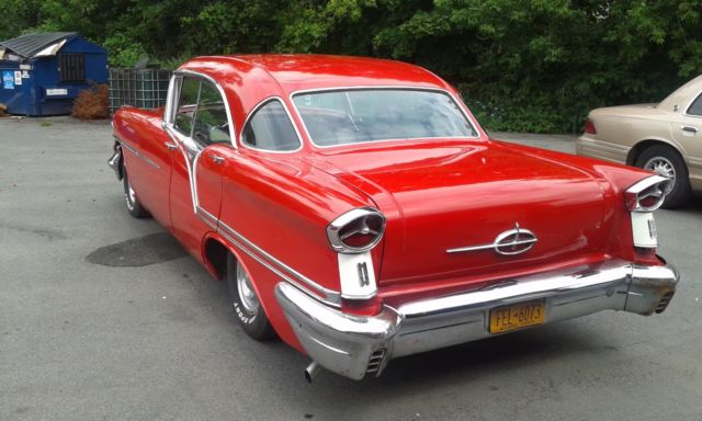 1957 Oldsmobile Eighty-Eight Holiday Hardtop - photo 10