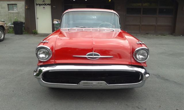 1957 Oldsmobile Eighty-Eight Holiday Hardtop - photo 5