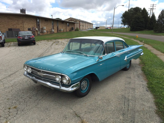 BEAUTIFUL 1960 CHEVY BEL AIR 4DR - TWO TONE BISCAYNE, IMPALA 1960 Chevrolet Bel Air/150/210