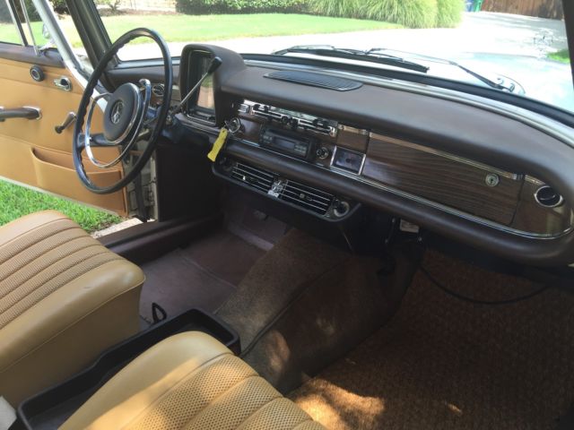 1967 Mercedes-Benz 200-Series - photo 10