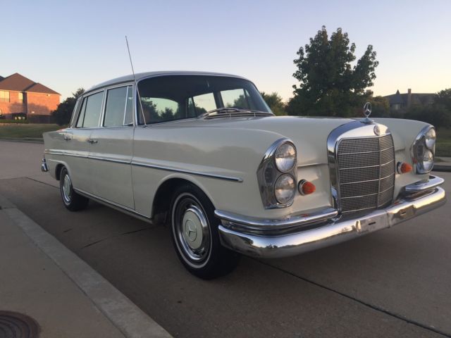 1967 Mercedes-Benz 200-Series - photo 2