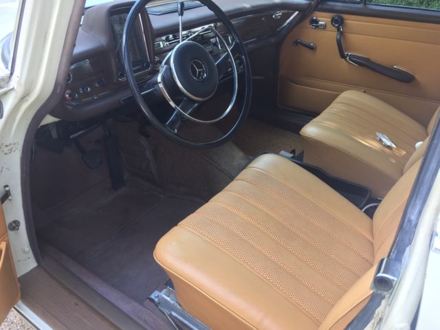 1967 Mercedes-Benz 200-Series - photo 8