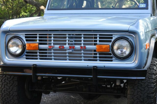 Beautiful 1974 Ford Bronco Completely Restored 4x4 1974 Ford Bronco