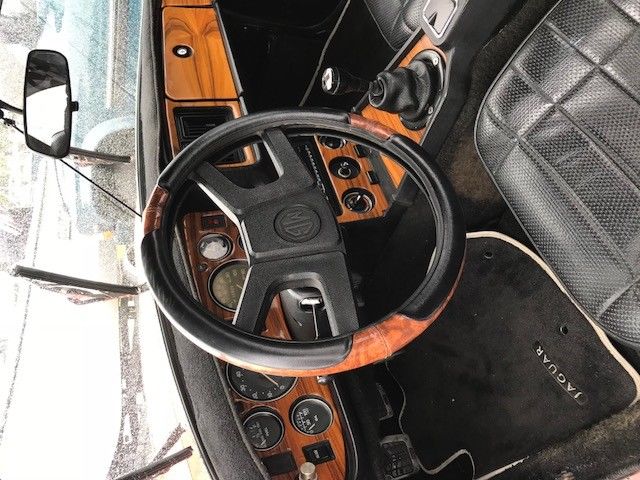 1975 MG MGB - photo 2