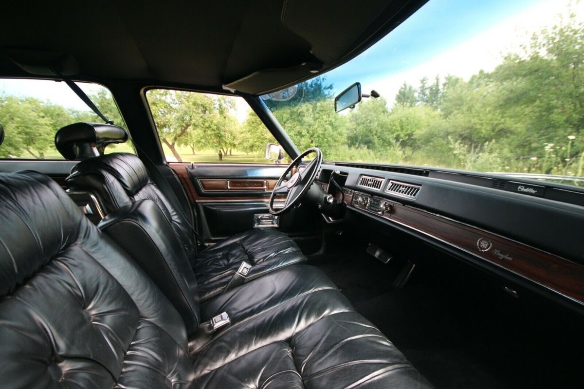 1976 Cadillac Fleetwood - photo 12