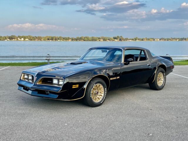 BEAUTIFUL 1977 PONTIAC TRANS AM 400CID 4-SPEED SMOKEY AND THE BANDIT NO RESERVE! 1977 Pontiac Trans Am 400CID 4 Speed Smokey And The Bandit- NO RESERVE!