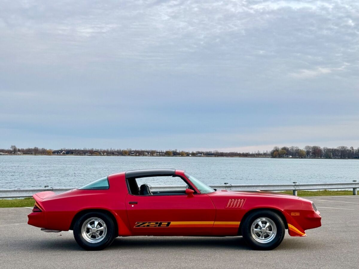1979 Chevrolet Camaro Z28 350CID T-Tops Beautiful - No Reserve!! - photo 8