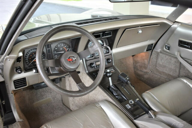 1982 Chevrolet Corvette Collector Edition - photo 11