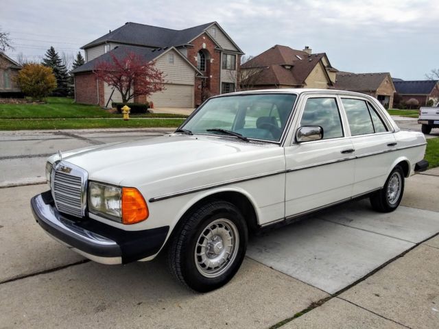 1982 Mercedes-Benz 300-Series 300D TURBO DIESEL