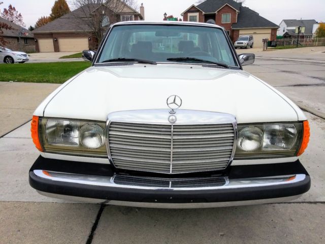 1982 Mercedes-Benz 300-Series 300D TURBO DIESEL - photo 11