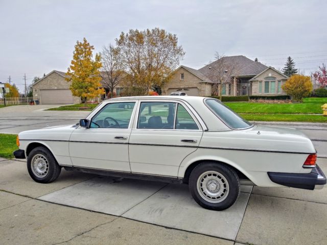 1982 Mercedes-Benz 300-Series 300D TURBO DIESEL - photo 5