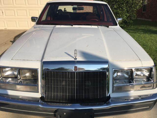 1984 Lincoln Continental Base Sedan 4-Door - photo 4