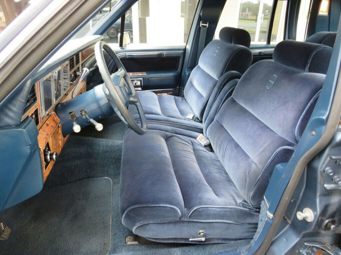 1985 Lincoln Town Car Gorgeous Survivor Low Miles Garage Kept - photo 10